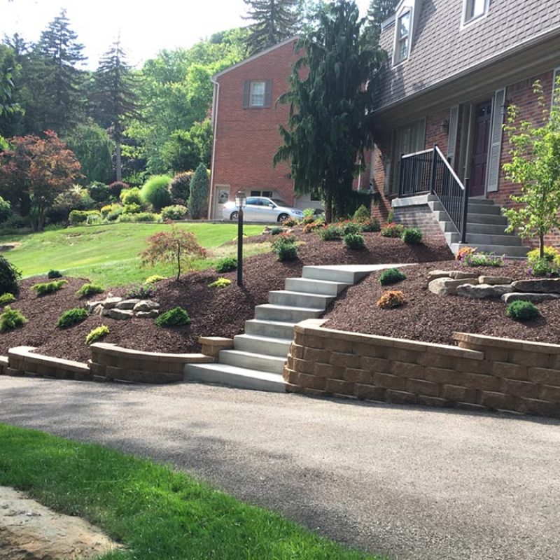 gallery-landscape-installed-retaining-wall