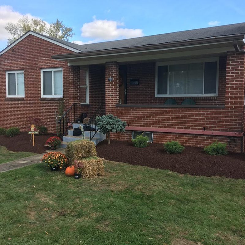 gallery-landscaping-new-mulch-planting