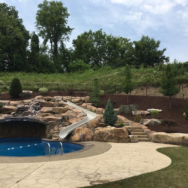 gallery-rock-scape-around-pool